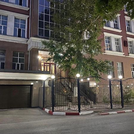 Arman Deluxe Apartment Karaganda Luaran gambar