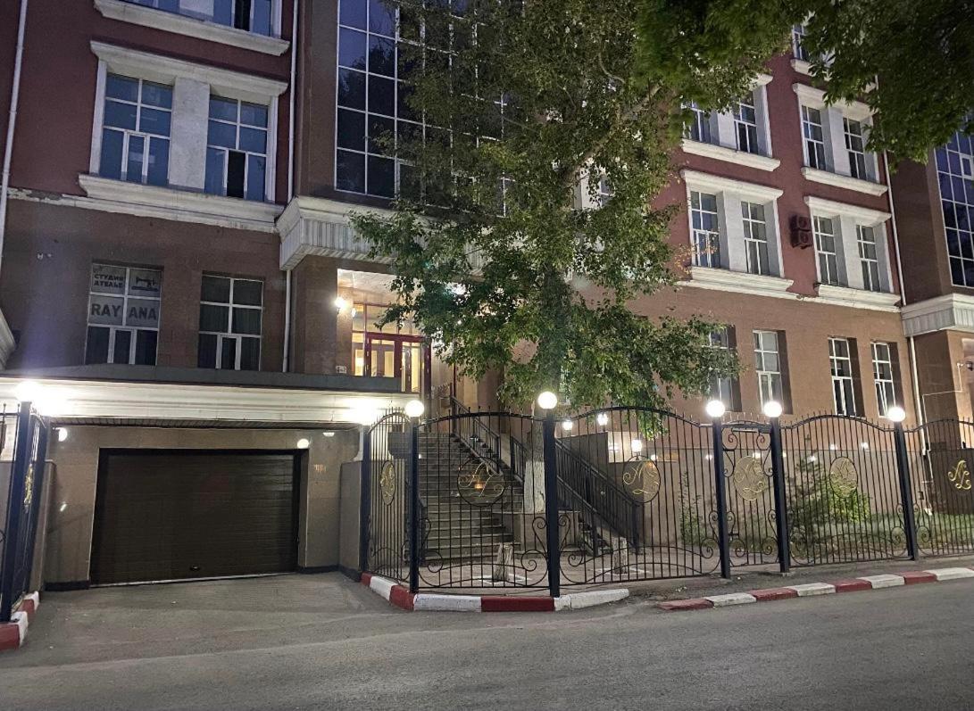 Arman Deluxe Apartment Karaganda Luaran gambar